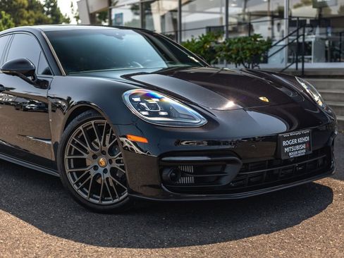 Used 2023 Porsche Panamera 4 Platinum Edition AWD/4WD image 3