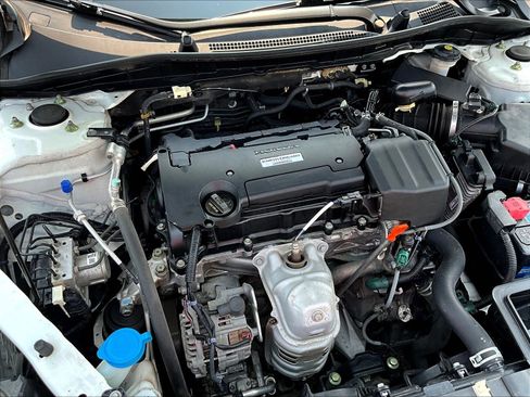 Used 2017 Honda Accord LX image 29