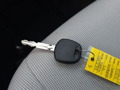 Used 2024 Toyota Corolla Cross L FWD image 27
