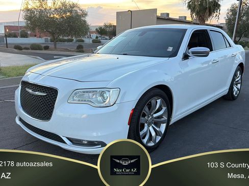 Used 2019 Chrysler 300 Limited RWD image 1