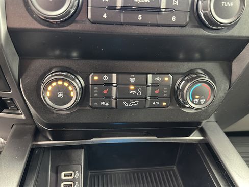 Used 2020 Ford F150 XLT w/ Equipment Group 302A Luxury AWD/4WD image 21