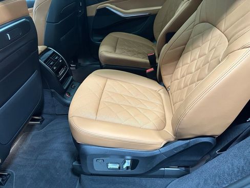 Used 2026 BMW X7 xDrive40i w/ M Sport Package image 44