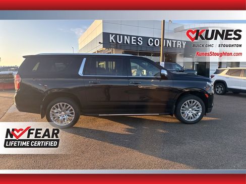 Used 2024 Chevrolet Suburban Premier image 13