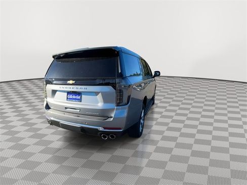 New 2025 Chevrolet Suburban Premier image 8