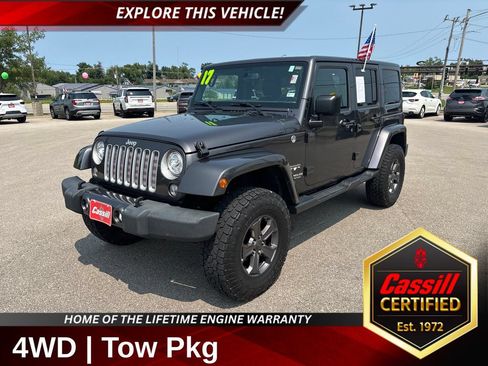 Used 2017 Jeep Wrangler Unlimited Sahara w/ Connectivity Group AWD/4WD image 1
