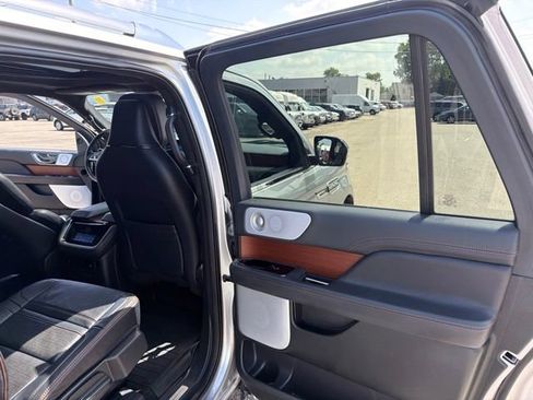 Used 2024 Lincoln Navigator L Black Label AWD/4WD image 28
