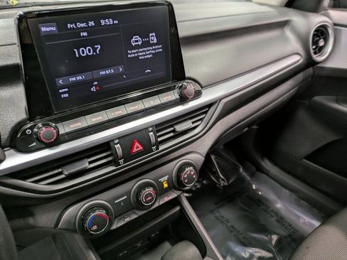 Certified 2022 Kia Forte LXS image 10