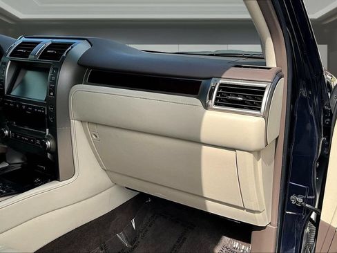 Used 2018 Lexus GX 460 Luxury w/ Preferred Accessory Package AWD/4WD image 26