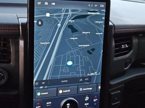 Used 2024 Ford Expedition Limited image 11