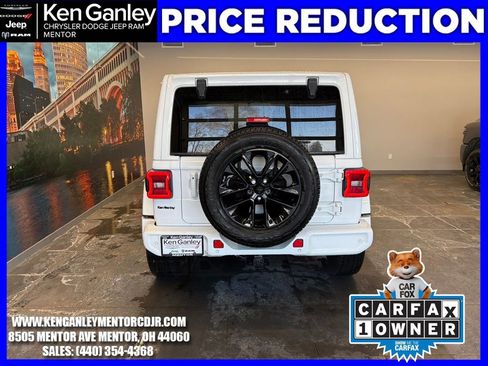 Certified 2022 Jeep Wrangler Unlimited Sahara image 9