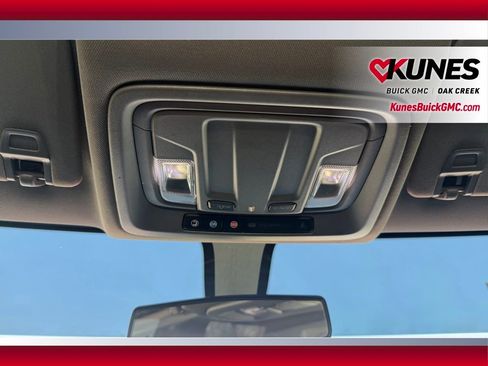 Used 2022 Chevrolet Silverado 2500 LT w/ Convenience Package image 11