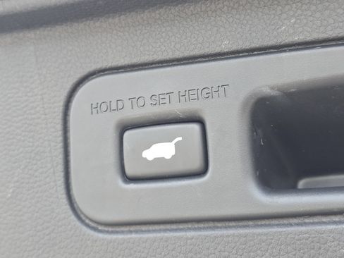 Certified 2025 Honda Pilot Black Edition image 24