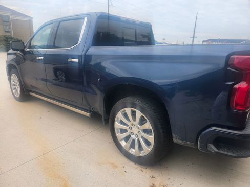 Used 2021 Chevrolet Silverado 1500 High Country w/ Technology Package image 3