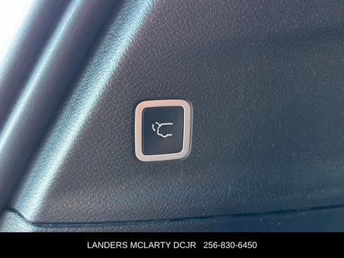 Used 2020 Chrysler Pacifica Touring-L w/ Premium Audio Group image 19