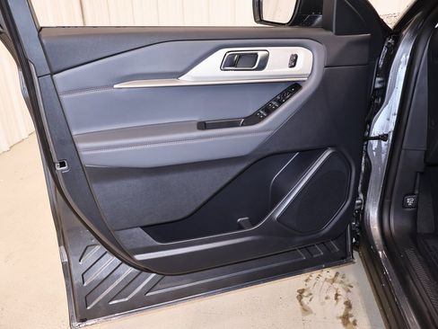 New 2026 Ford Explorer Active image 9