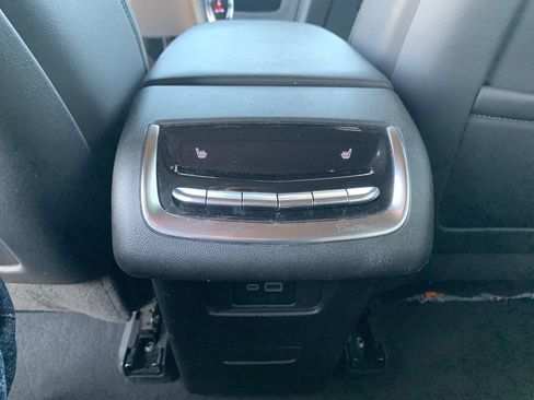 Used 2024 Cadillac XT6 Premium Luxury FWD image 19