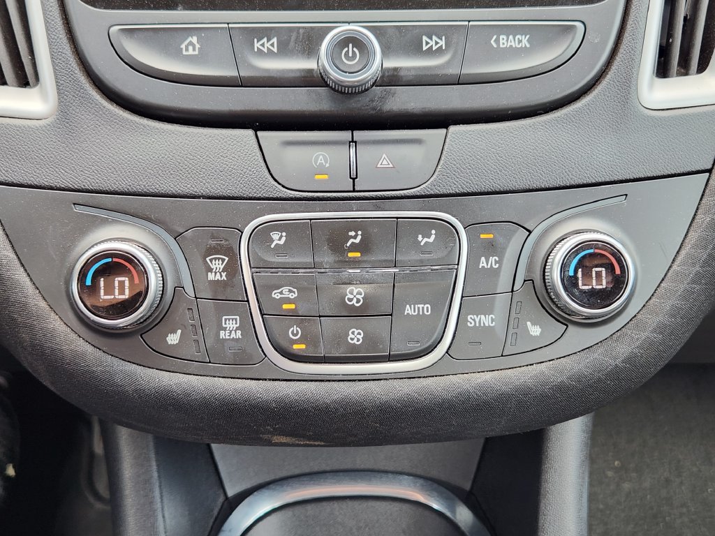 Used 2024 Chevrolet Malibu LT FWD image 22