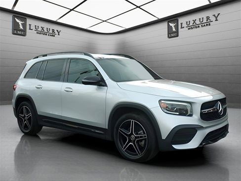 Used 2023 Mercedes-Benz GLB 250 image 1
