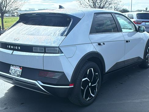 Used 2024 Hyundai Ioniq 5 SEL image 3