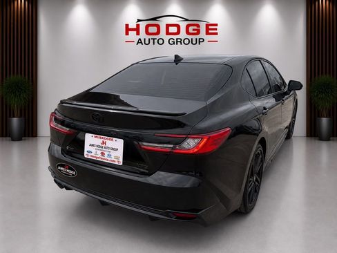 Used 2025 Toyota Camry XSE FWD image 5