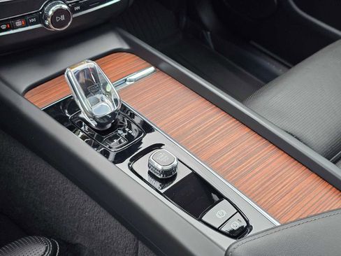 Certified 2023 Volvo XC60 B5 Ultimate w/ Climate Package image 26