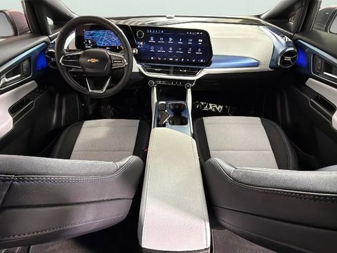Used 2025 Chevrolet Equinox EV LT image 32