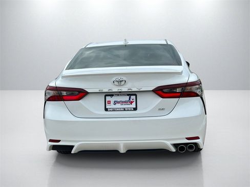 Used 2023 Toyota Camry SE image 6