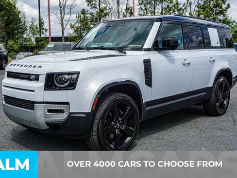 Used 2023 Land Rover Defender 130 SE image 3