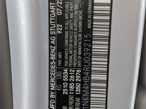 Used 2024 Mercedes-Benz GLC 300 4MATIC image 35