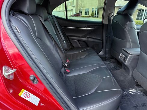 Used 2019 Toyota Camry XSE image 40