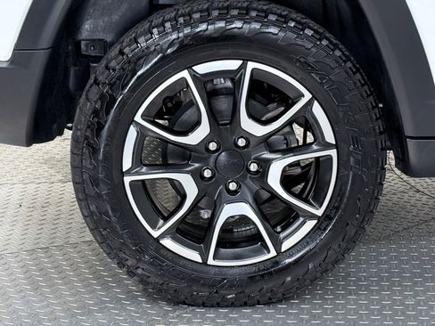 Used 2024 Jeep Compass Trailhawk image 10