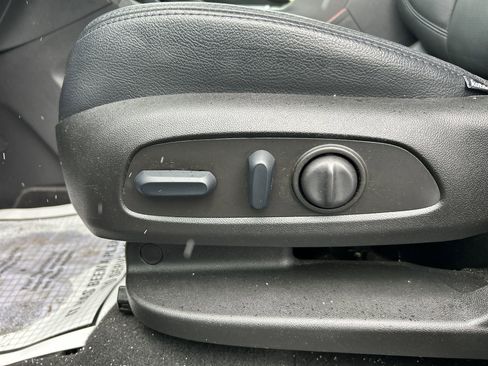 Used 2023 Chevrolet Equinox LT image 4