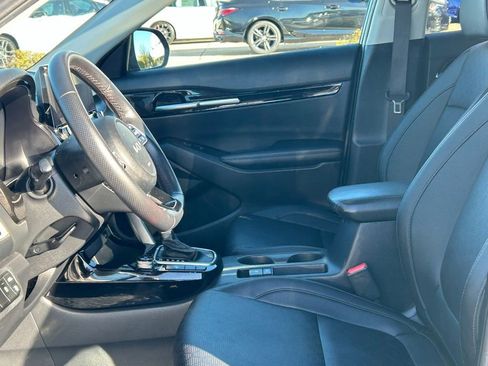Used 2022 Kia Seltos SX w/ Sunroof Package image 8