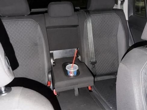 Used 2021 Volkswagen Tiguan S image 8