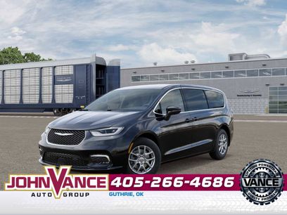 New 2026 Chrysler Pacifica Select w/ S Appearance Package