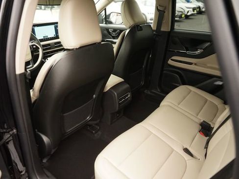 Used 2026 Lincoln Corsair Premiere AWD/4WD image 11