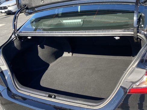 Used 2025 Toyota Camry SE image 12