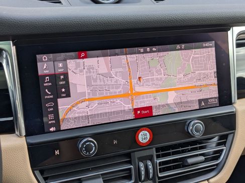 Certified 2026 Porsche Macan image 18