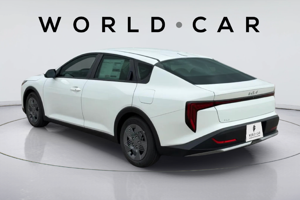 Used 2025 Kia K4 FWD image 5