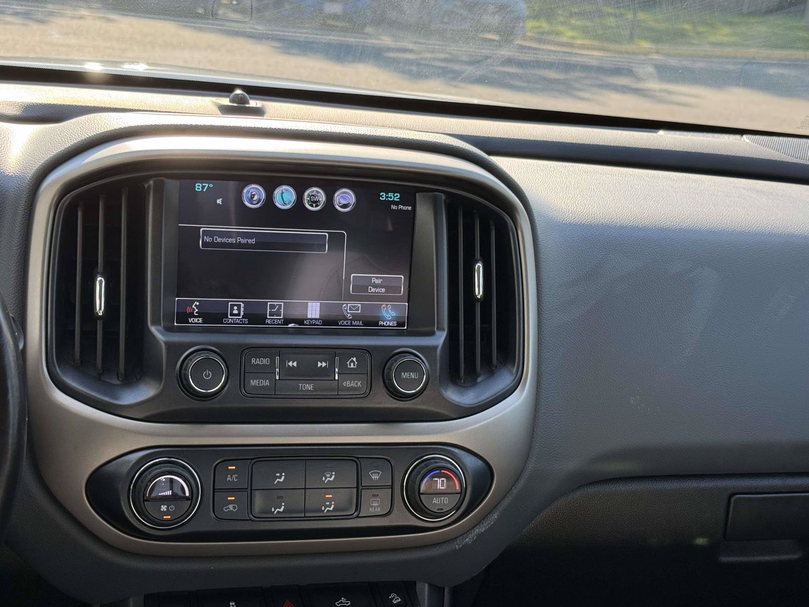 Used 2017 Chevrolet Colorado Z71 AWD/4WD image 10