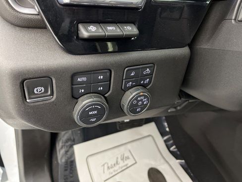 Used 2024 Chevrolet Silverado 2500 High Country w/ High Country Premium Package image 26