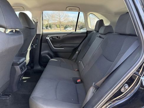 Certified 2025 Toyota RAV4 LE image 25