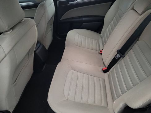 Used 2019 Ford Fusion S image 18