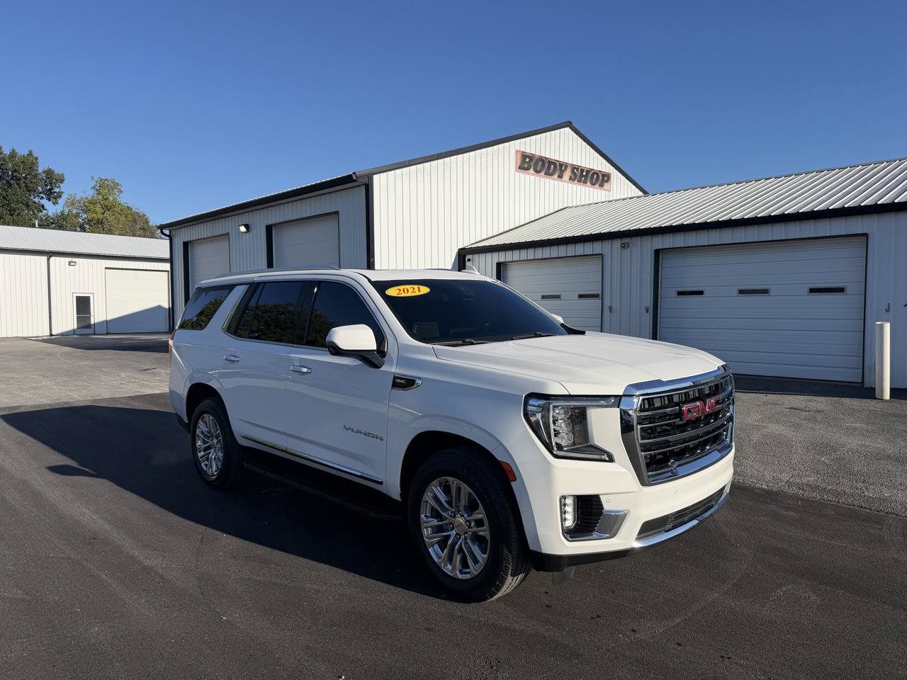 Used 2021 GMC Yukon SLT w/ SLT Luxury Plus Package AWD/4WD image 1