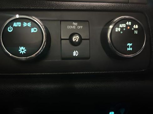 Used 2011 Chevrolet Avalanche LT w/ Luxury Package image 18