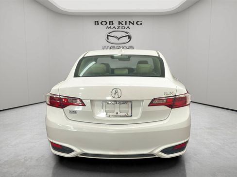 Used 2018 Acura ILX FWD image 4