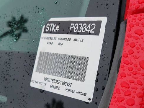 Used 2015 Chevrolet Colorado LT w/ Luxury Package image 28