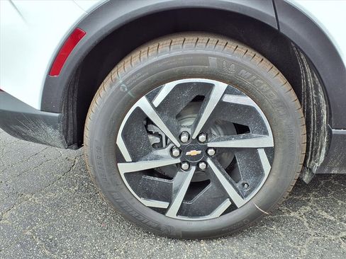 New 2026 Chevrolet Equinox EV LT image 3