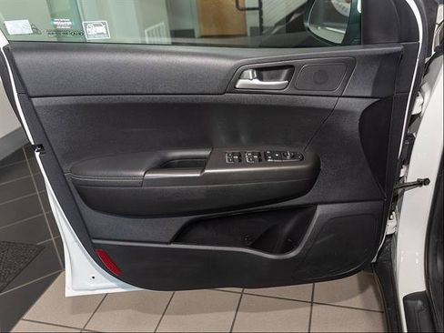 Used 2017 Kia Sportage LX w/ LX Popular Package AWD/4WD image 10