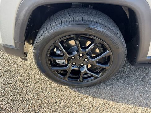 Certified 2024 Jeep Compass Latitude w/ Altitude Special Edition image 8